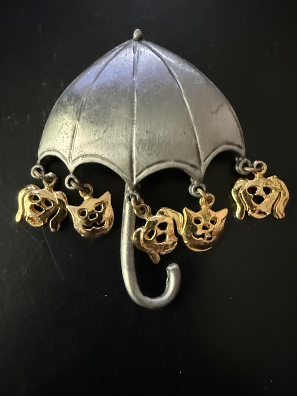 Vintage Ultra Craft Its Raining Cats And Dogs Gold Tone Pewter Dangle Brooch Pin